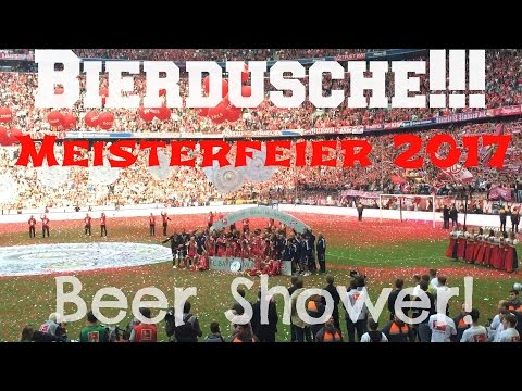 Bierdusche! FC Bayern München Meisterfeier 2017 von der Allianz Arena! Beer Shower!