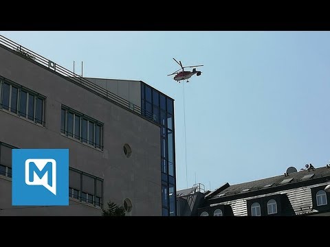 Hubschrauber steht minutenlang im Tiefflug über der Innenstadt – das war der Grund