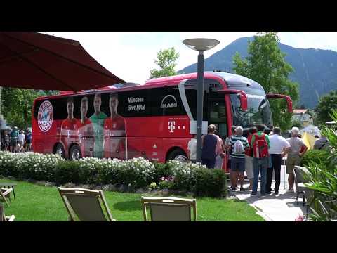 Ankunft des Profikaders des FC Bayern München am Hotel Überfahrt am Tegernsee Trainingslager