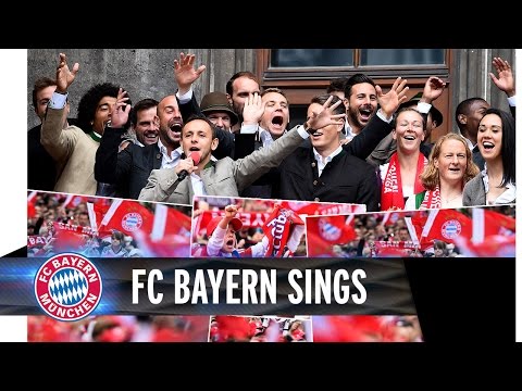 FC Bayern celebrates with the fans